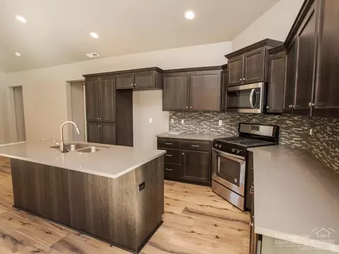 2950 NE Marea Dr, Bend, OR 97701 photo 5