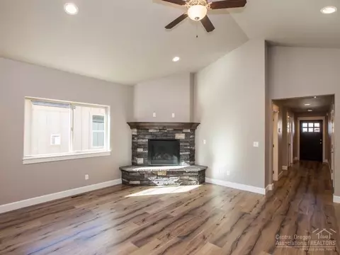 2950 NE Marea Dr, Bend, OR 97701 photo 3