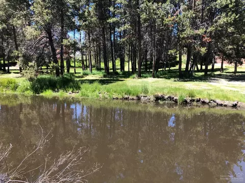 17064 Island Loop Way, Bend, OR 97707 photo 9