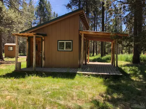 17064 Island Loop Way, Bend, OR 97707 photo 2