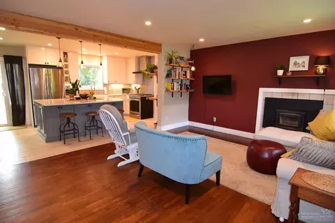 1261 NE Dempsey Dr, Bend, OR 97701 photo 4
