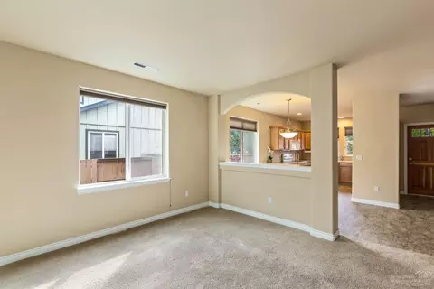 60943 Garrison Dr, Bend, OR 97702 photo 5