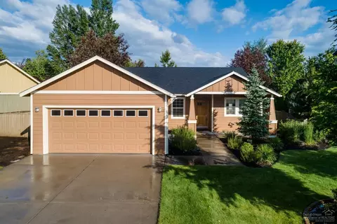 60943 Garrison Dr, Bend, OR 97702 photo 2