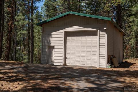17049 Upland Ln, Bend, OR 97707 photo 8