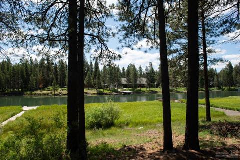 17049 Upland Ln, Bend, OR 97707 photo 1