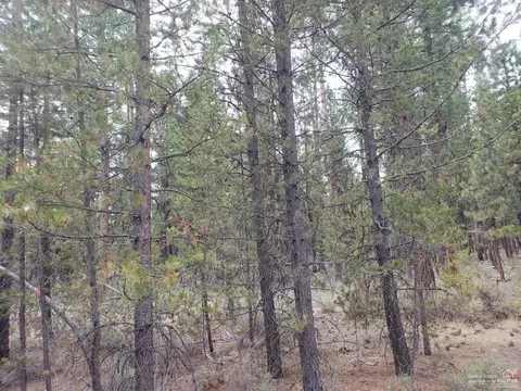 15416 Treemont Pl, La Pine, OR 97739 photo 2