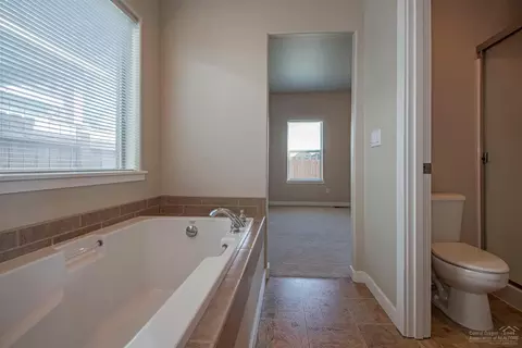 21187 Philly Ave, Bend, OR 97702 photo 10