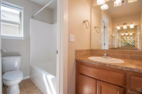 21187 Philly Ave, Bend, OR 97702 photo 13