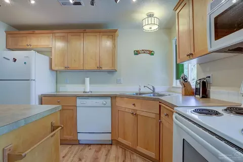 61113 Larkspur Loop, Bend, OR 97702 photo 7