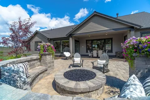60848 SW Headwaters Loop, Bend, OR 97702 photo 22