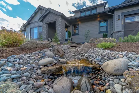 60848 SW Headwaters Loop, Bend, OR 97702 photo 13
