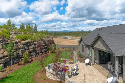 60848 SW Headwaters Loop, Bend, OR 97702 photo 19