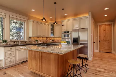 2936 NW Celilo Ln, Bend, OR 97703 photo 4
