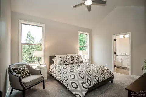 63105 Iner Loop, Bend, OR 97701 photo 13