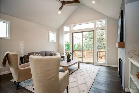 63105 Iner Loop, Bend, OR 97701 photo 10
