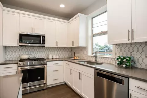 63105 Iner Loop, Bend, OR 97701 photo 7