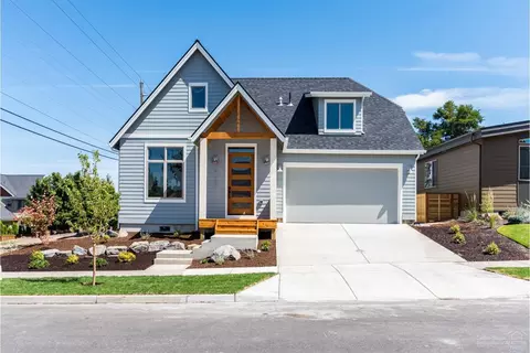 63105 Iner Loop, Bend, OR 97701 photo 1