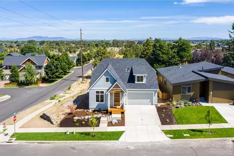 63105 Iner Loop, Bend, OR 97701 photo 2
