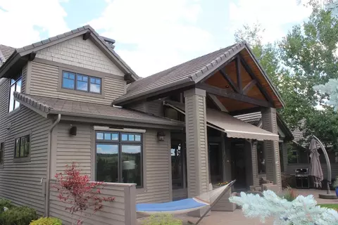 61825 Fall Creek Loop, Bend, OR 97702 photo 2