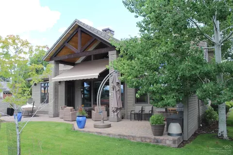 61825 Fall Creek Loop, Bend, OR 97702 photo 3