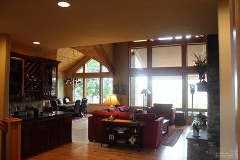 61825 Fall Creek Loop, Bend, OR 97702 photo 5