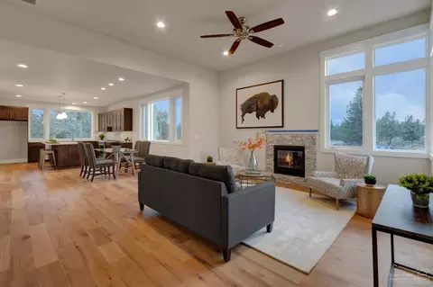 60121 SE Ruby Peak Loop, Bend, OR 97702 photo 4