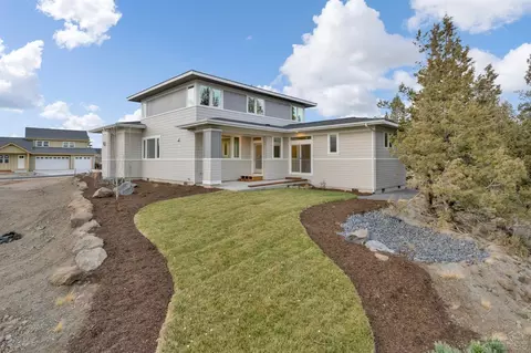 60121 SE Ruby Peak Loop, Bend, OR 97702 photo 2