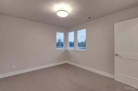 60121 SE Ruby Peak Loop, Bend, OR 97702 photo 19