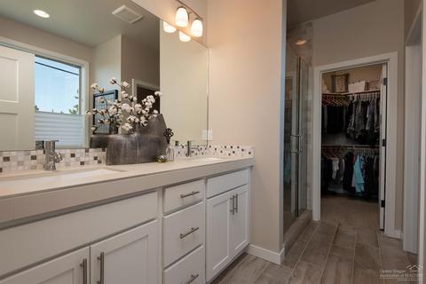 63194 NE Iner Loop, Bend, OR 97701 photo 15