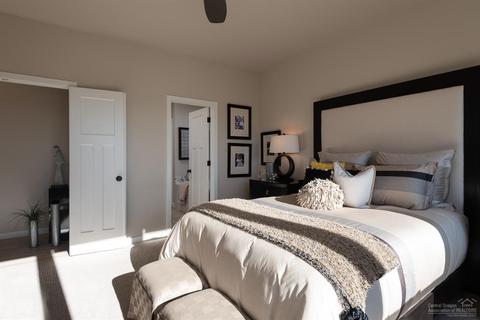 63194 NE Iner Loop, Bend, OR 97701 photo 14