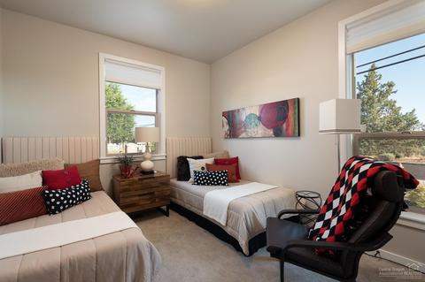 63194 NE Iner Loop, Bend, OR 97701 photo 18