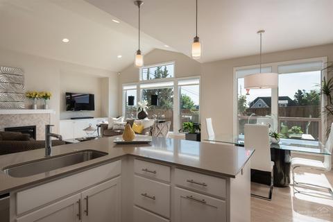 63194 NE Iner Loop, Bend, OR 97701 photo 11