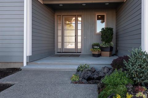 63194 NE Iner Loop, Bend, OR 97701 photo 2