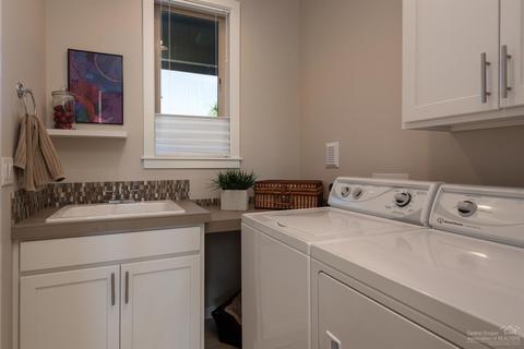 63194 NE Iner Loop, Bend, OR 97701 photo 21