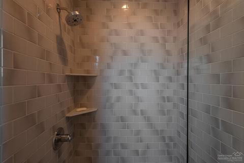 63194 NE Iner Loop, Bend, OR 97701 photo 17