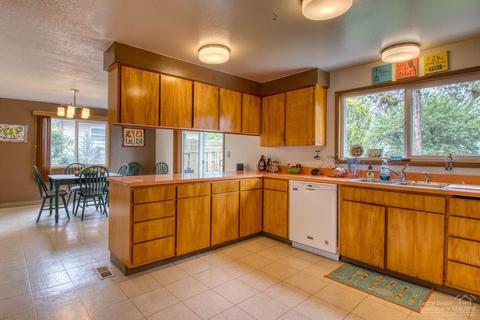 1851 NE 8th St, Bend, OR 97701 photo 2