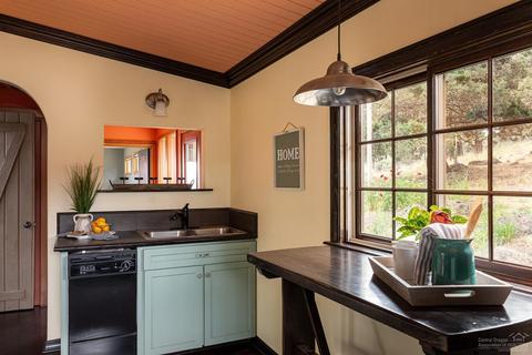 21057 Gift Rd, Bend, OR 97703 photo 7