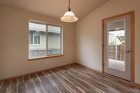 20541 Peak Ave, Bend, OR 97702 photo 11