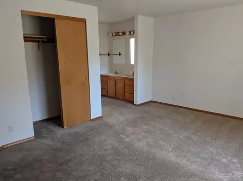 1131 NE Locksley Dr, Bend, OR 97701 photo 15