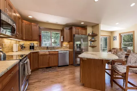 57282 Stag Ln, Sunriver, OR 97707 photo 1