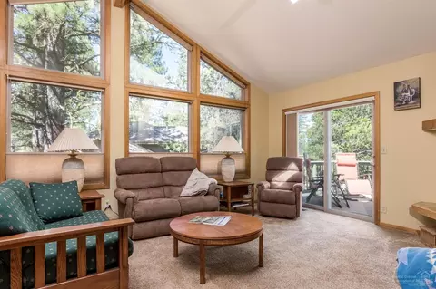 57282 Stag Ln, Sunriver, OR 97707 photo 3