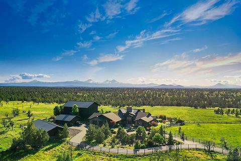 8055 SW Powell Butte Hwy, Powell Butte, OR 97753