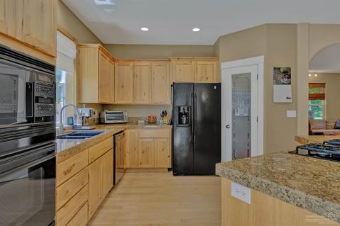 63216 Logan Ave, Bend, OR 97701 photo 9