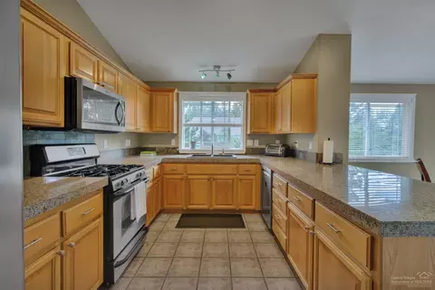 2639 NW Rainbow Ridge Dr, Bend, OR 97703 photo 8