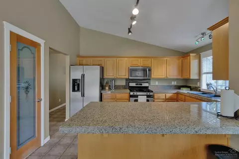 2639 NW Rainbow Ridge Dr, Bend, OR 97703 photo 10