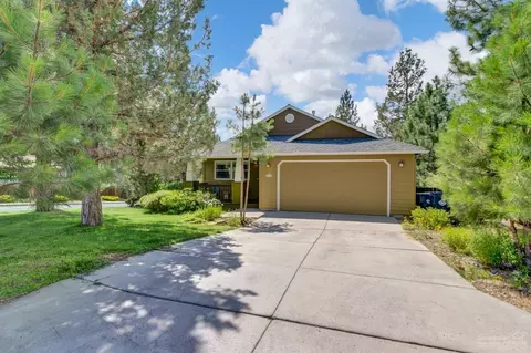 2639 NW Rainbow Ridge Dr, Bend, OR 97703 photo 1