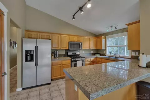 2639 NW Rainbow Ridge Dr, Bend, OR 97703 photo 9
