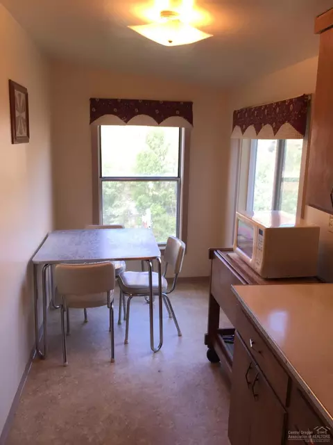 224 SE Rosenbaum St, Mitchell, OR 97750 photo 9