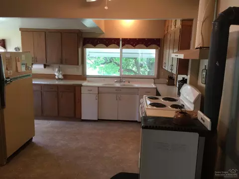 224 SE Rosenbaum St, Mitchell, OR 97750 photo 11