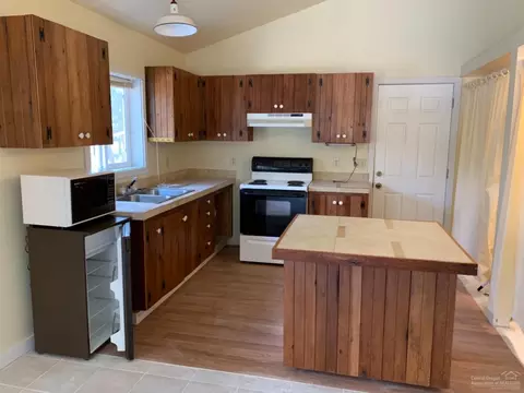 12232 Sun Forest Dr, La Pine, OR 97739 photo 4